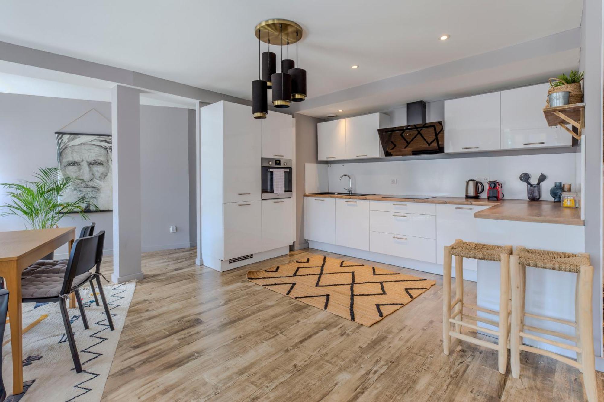 Travel Homes - Citystar - Espace Et Confort En Plein Centre, Sur-equipe
